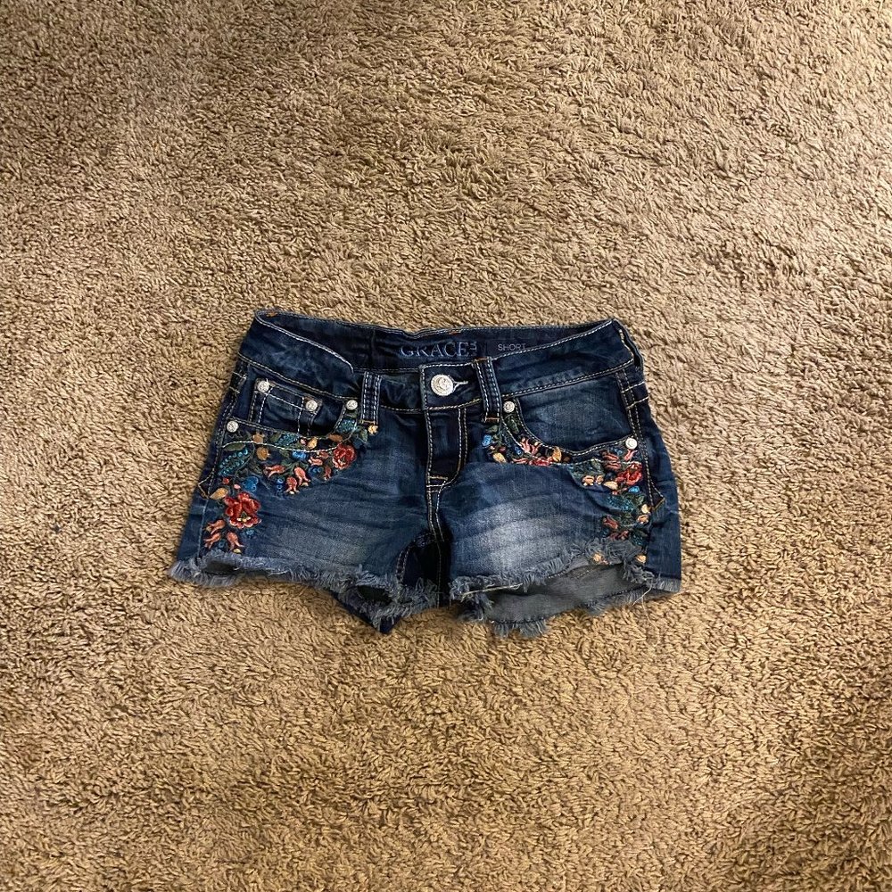 Jean Shorts with Embroidered Flowers
